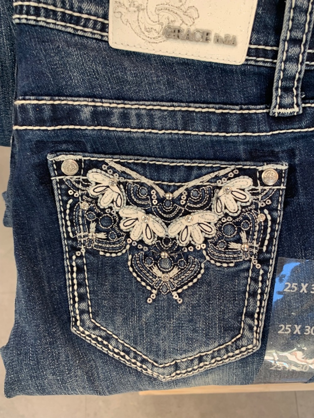 NWT Grace In LA Skinny jean with embillished pocket